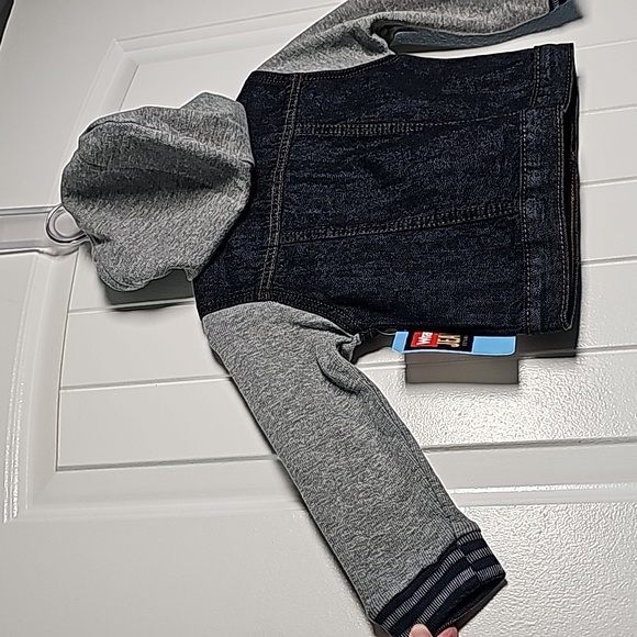 NWT Wrangler 2T denim button up jacket w/hoodie - Picture 6 of 9